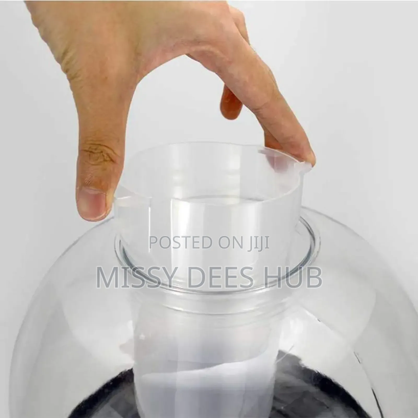 Spherical Drinks Dispenser With Ice Chamber