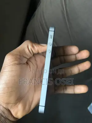 Apple iPhone SE 32 GB