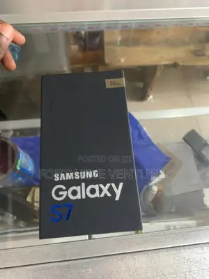 New Samsung Galaxy S7 32 GB Black