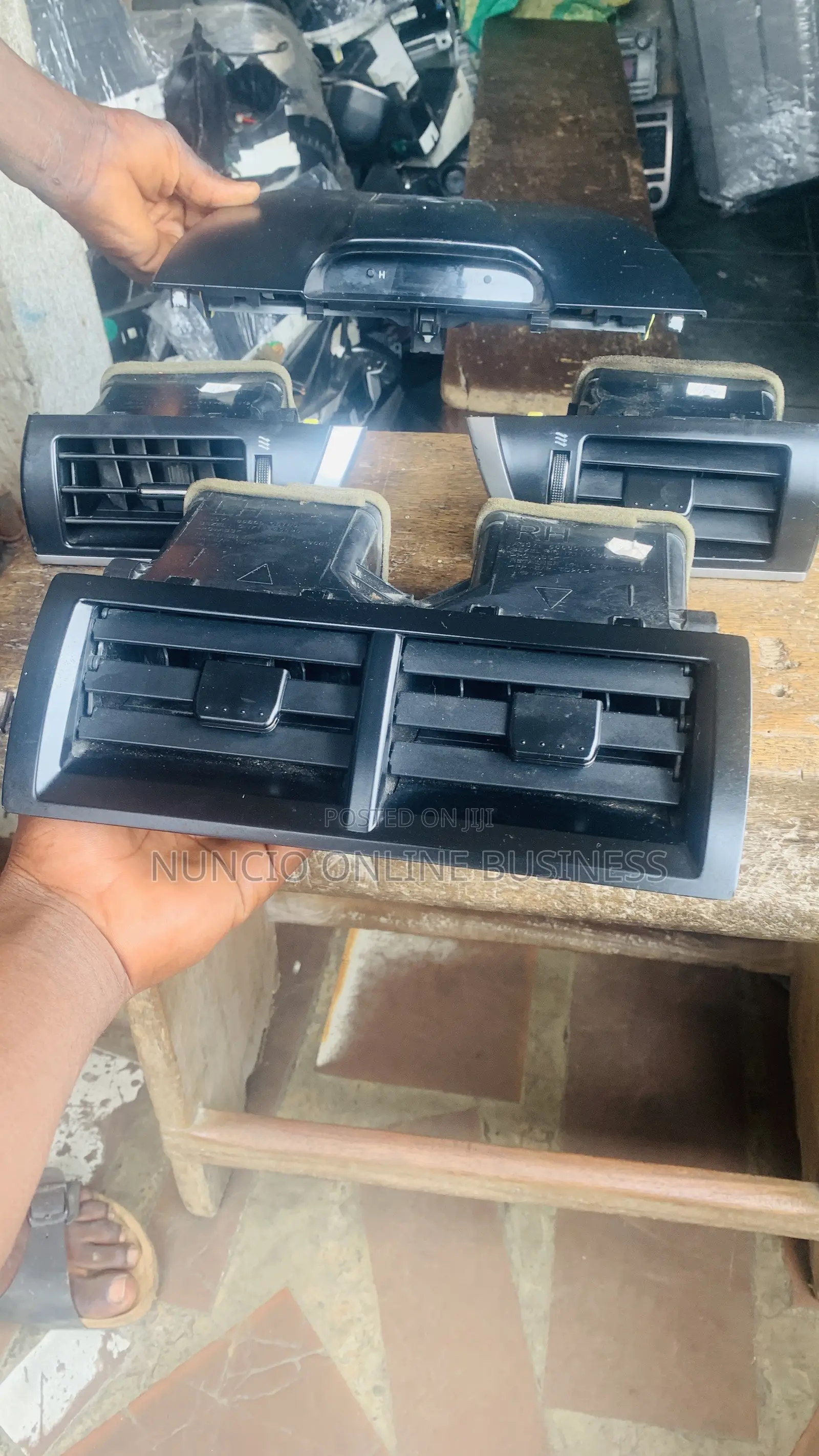 Toyota Camry 2013 Dashboard Vents
