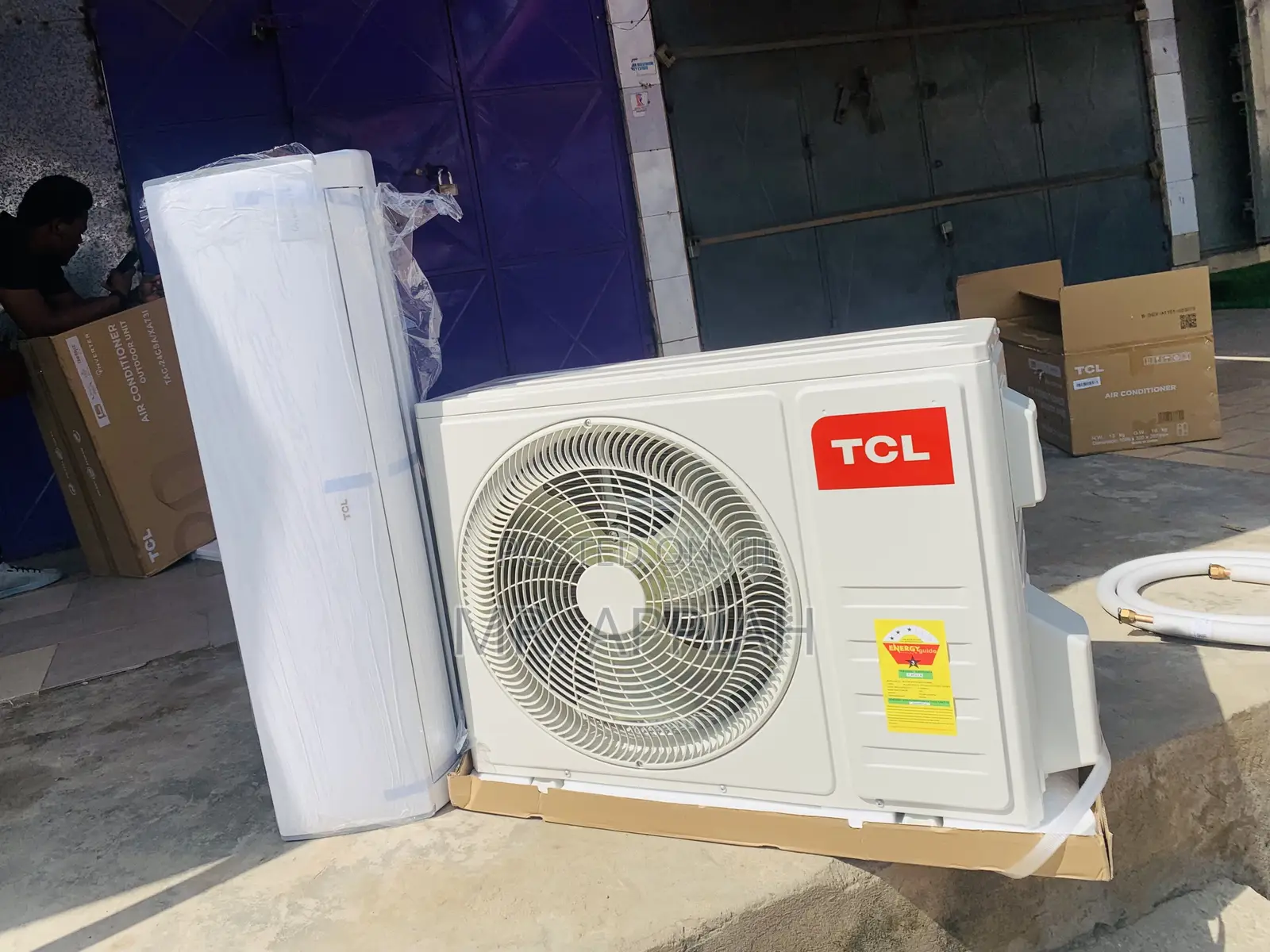 Adorable Split Type 1.5hp R410 Gas Air Conditioner(White)