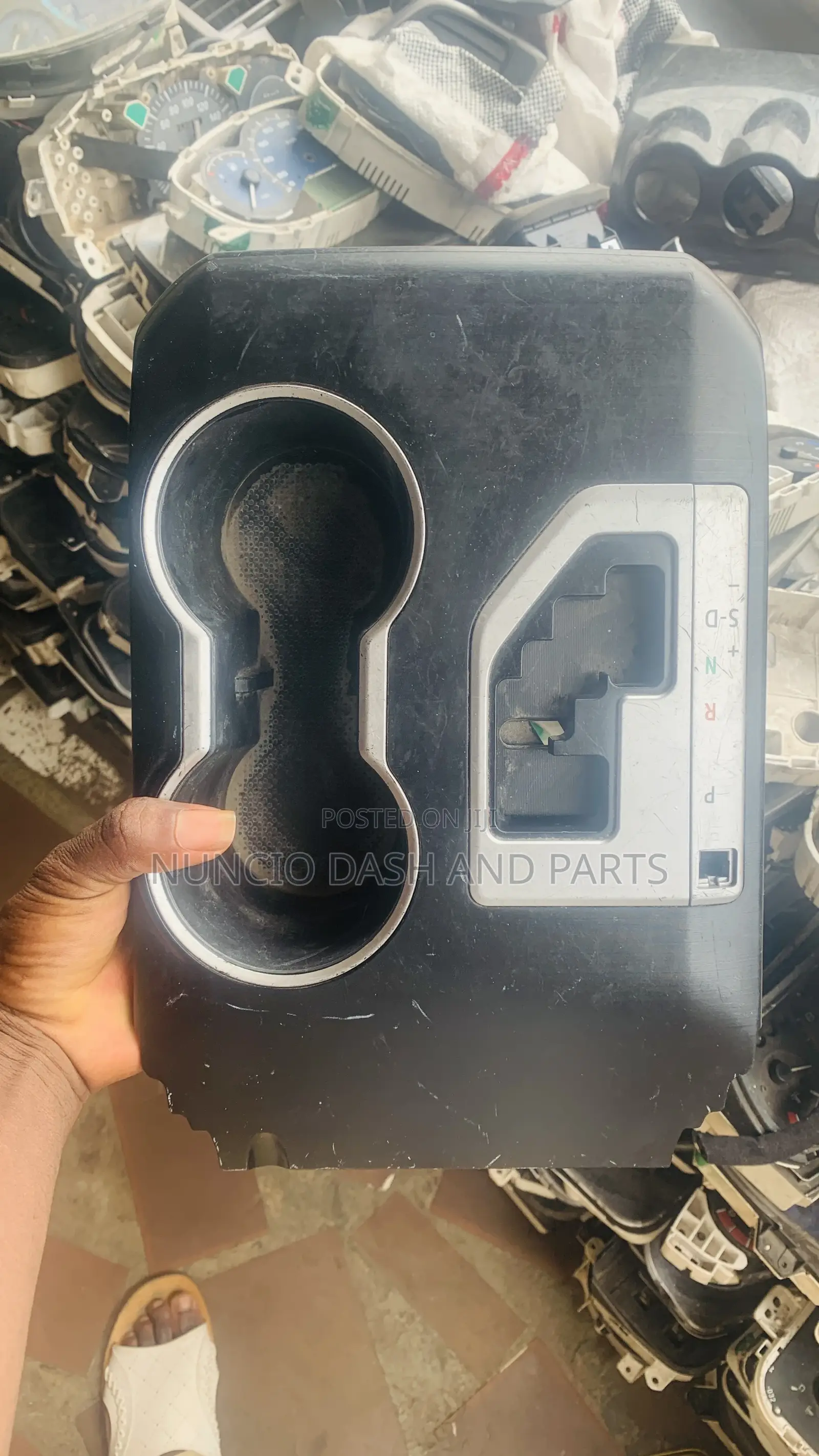 Toyota Camry (Spider) 2013 Gear Selector Cover