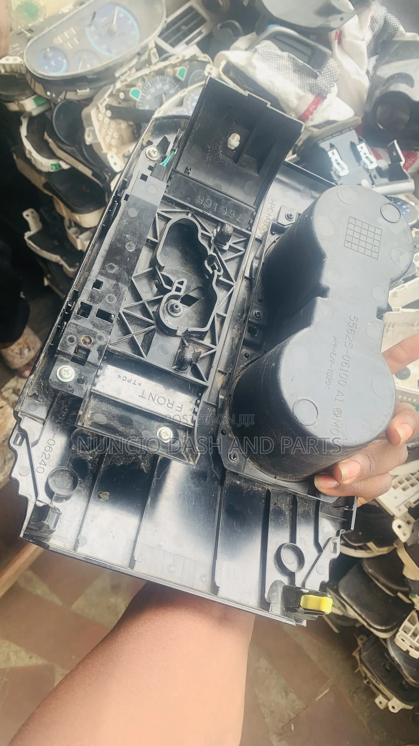 Toyota Camry (Spider) 2013 Gear Selector Cover