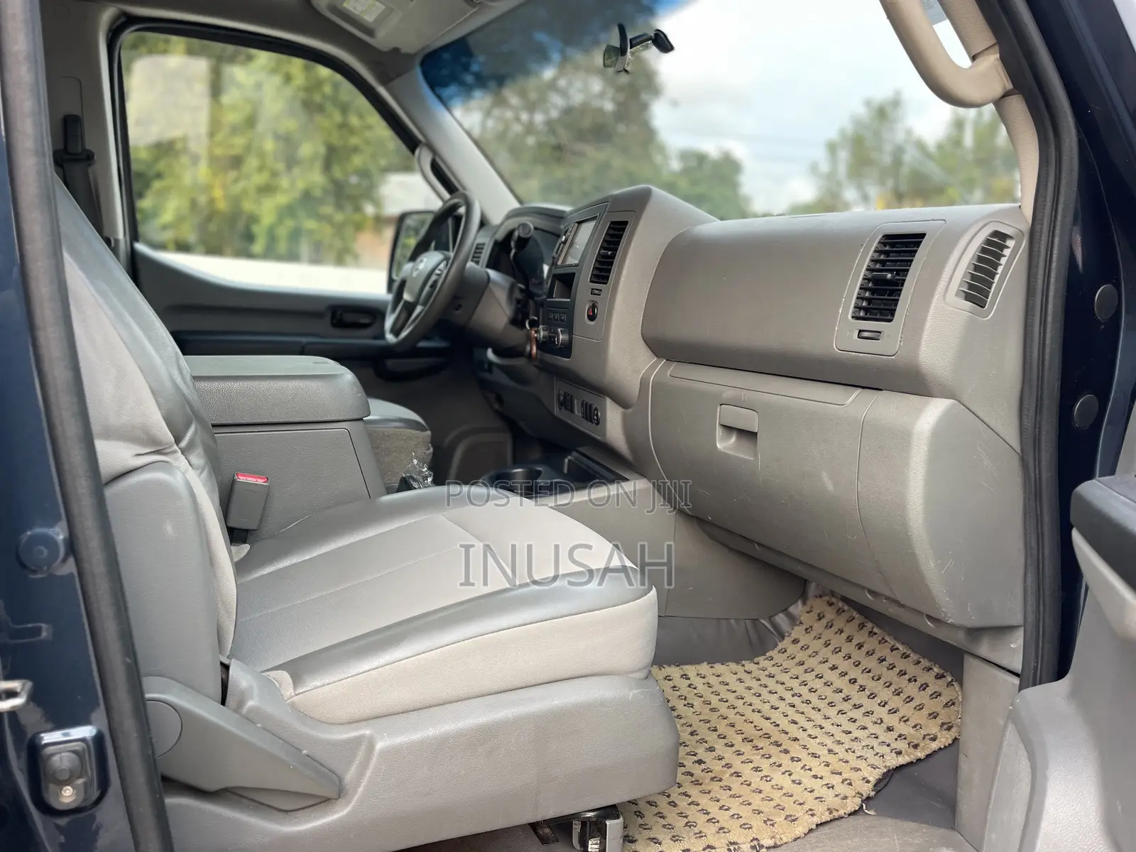 Nissan Caravan (Urvan) 2014 Blue