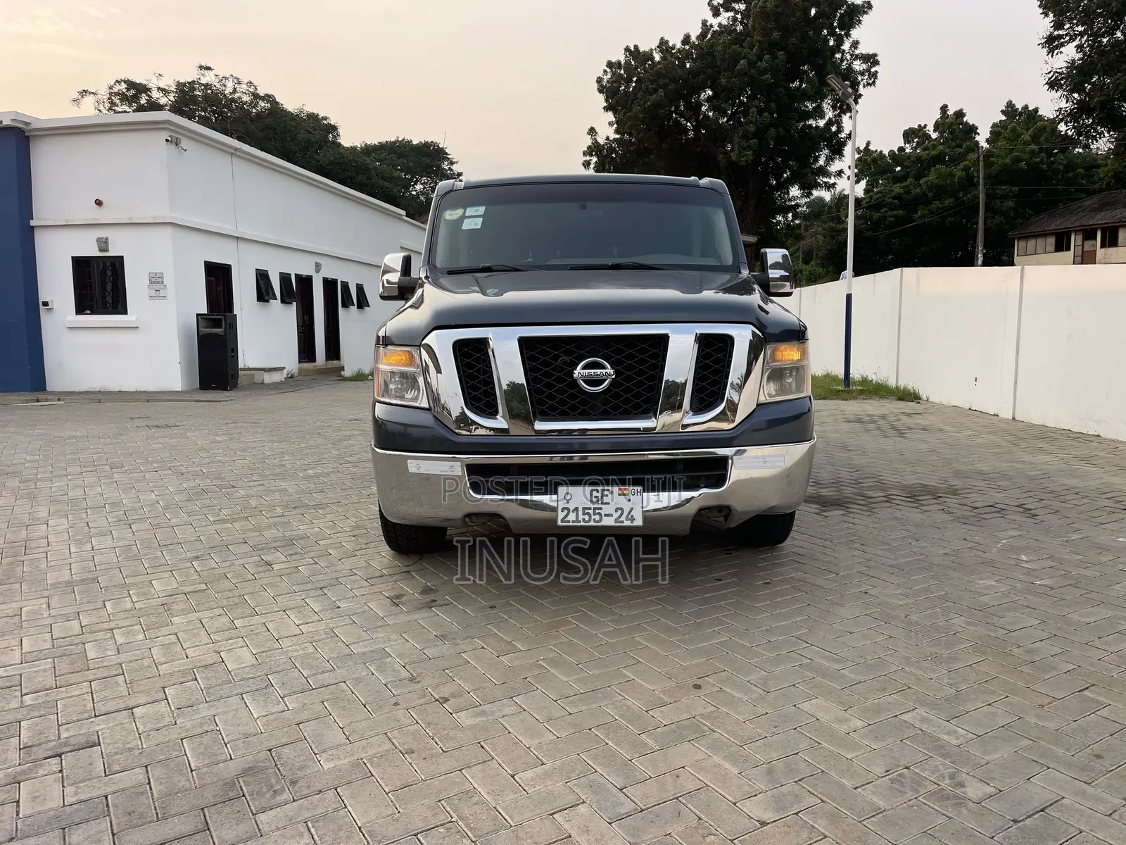 Nissan Caravan (Urvan) 2014 Blue