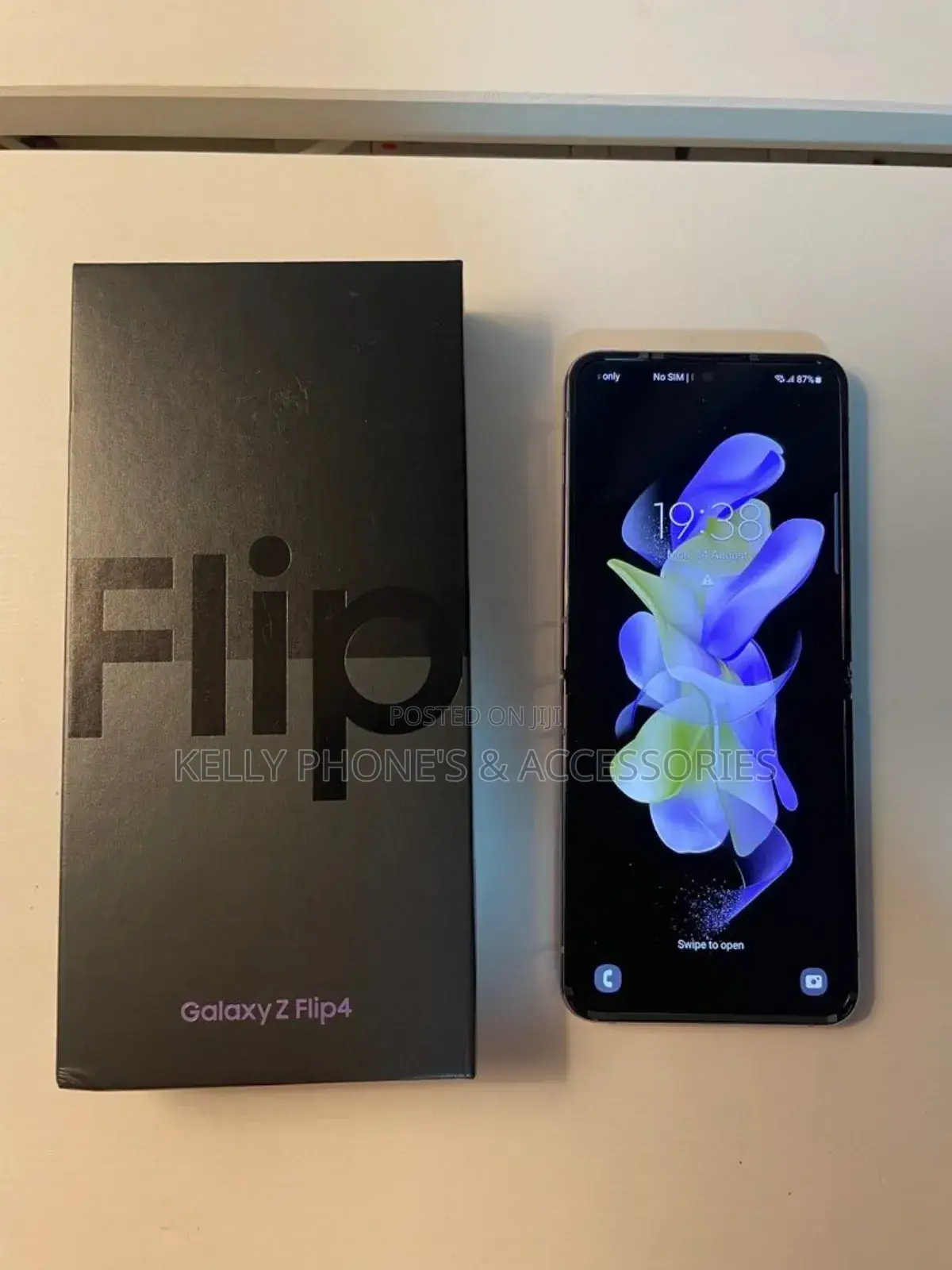 New Samsung Galaxy Z Flip4 256 GB Black