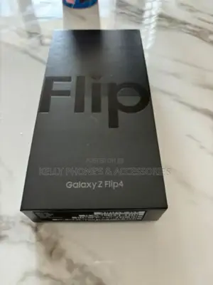 New Samsung Galaxy Z Flip4 256 GB Black