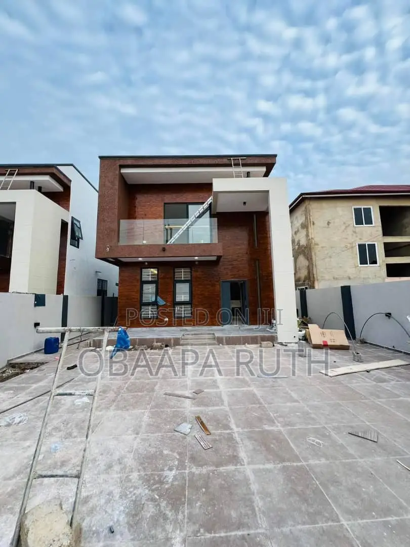 4bdrm House in Adjiriganor for sale