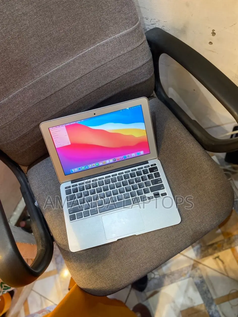 New Laptop Apple MacBook Air 2014 4GB Intel Core I5 SSD 128GB