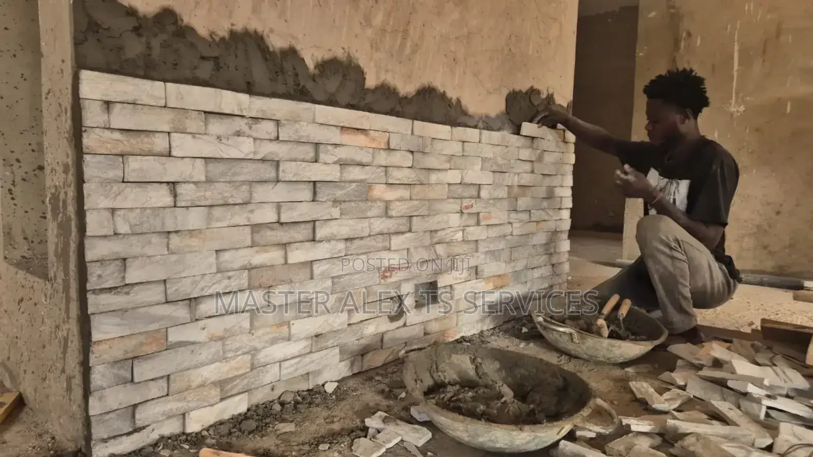 Expert in Stones Laying