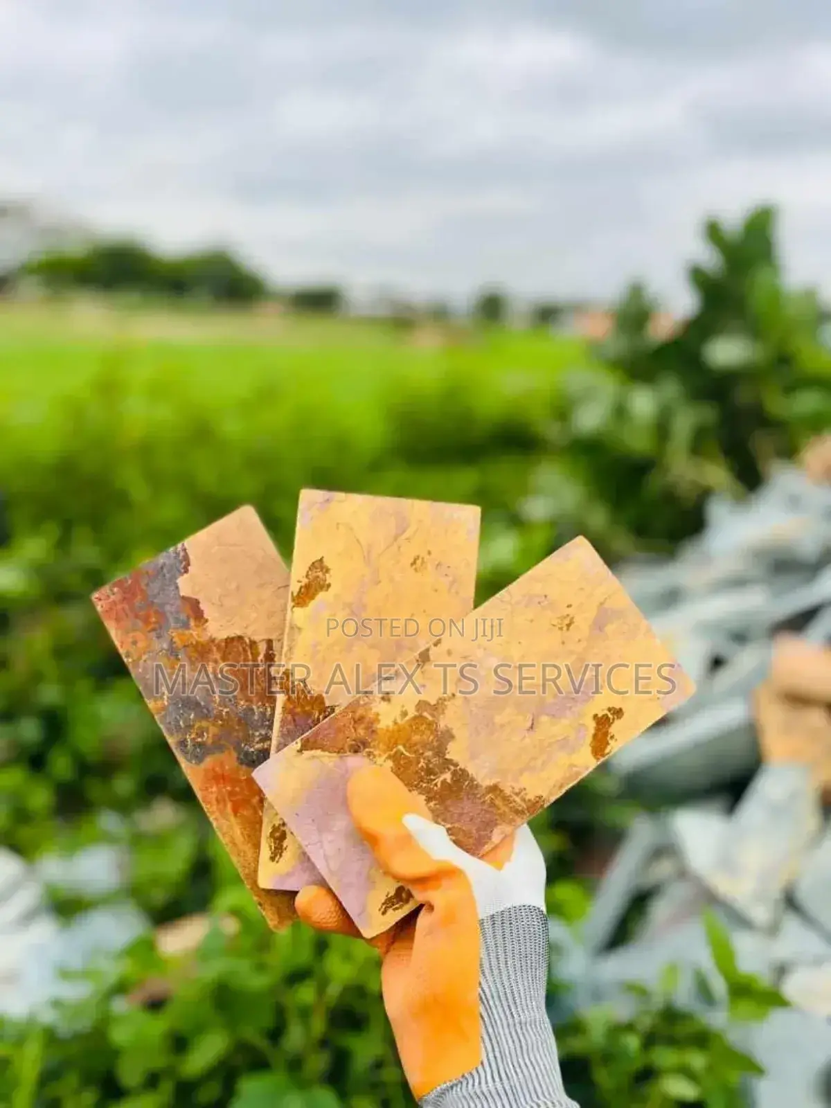 Expert in Stones Laying