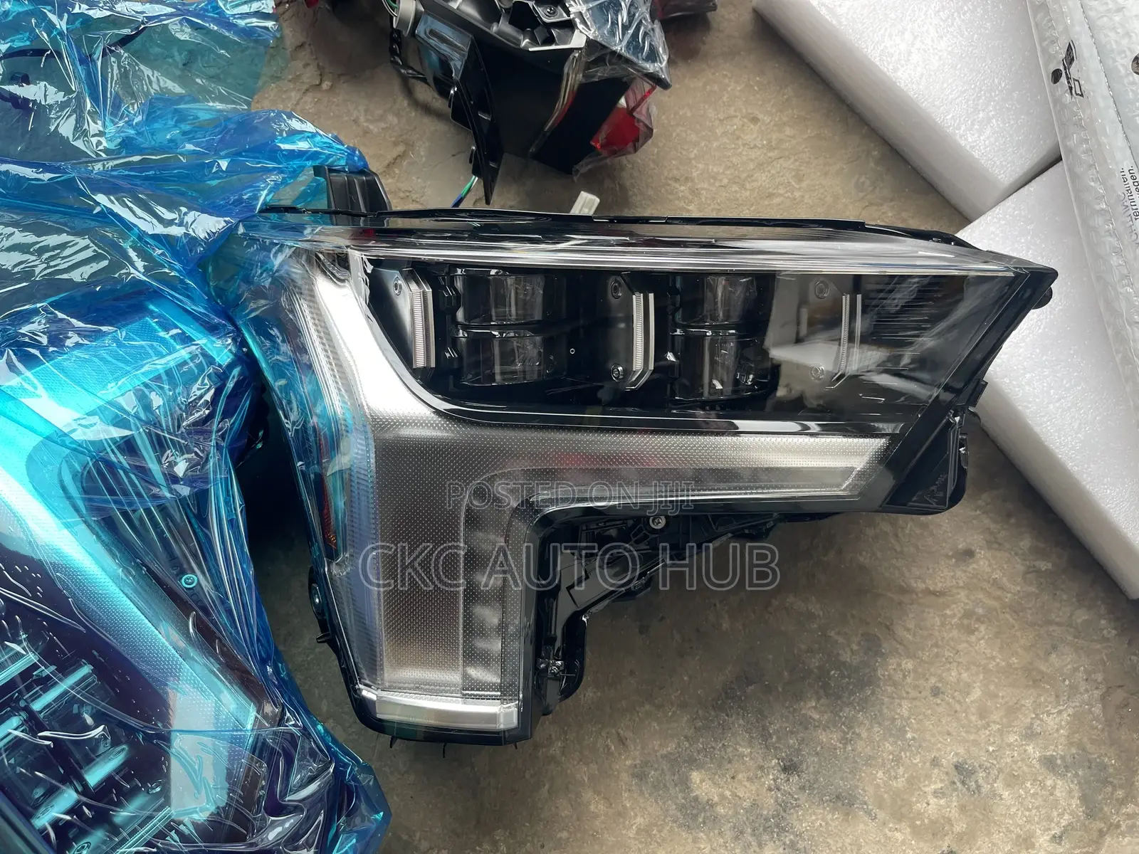Tundra 2023 Head Lamp