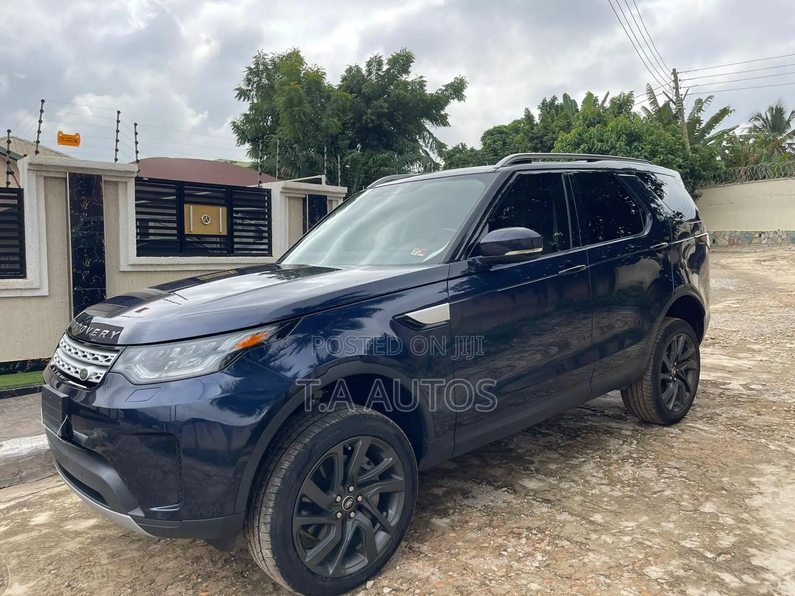 Land Rover Discovery HSE 4x4 2018 Blue