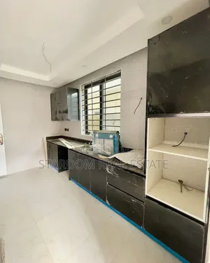 4bdrm Duplex in Adjiriganor for rent