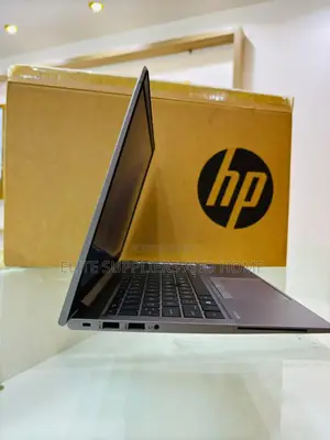 New Laptop HP ZBook Firefly G8 16GB Intel Core I5 SSD 256GB