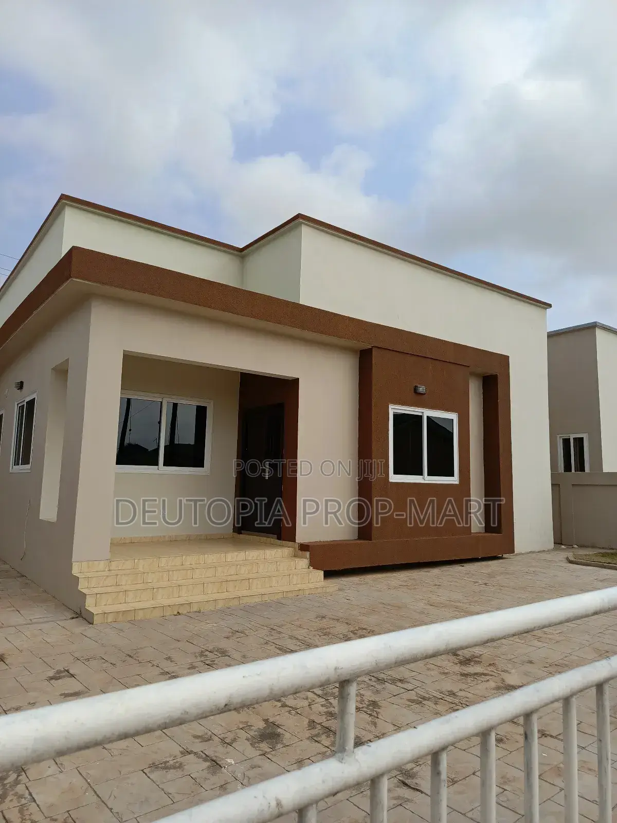 3bdrm House in Devtraco, Tema Metropolitan for rent