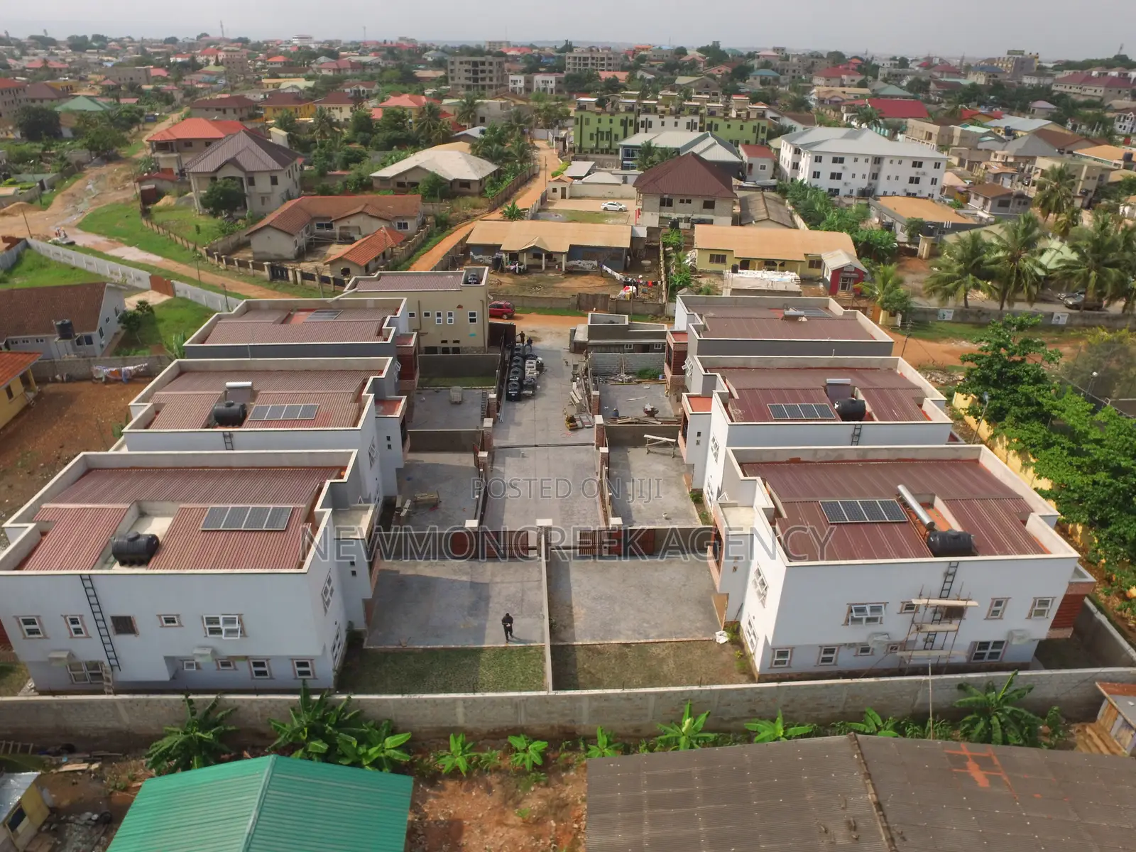 4bdrm Duplex in Adjirigannor Estate, Accra Metropolitan for sale