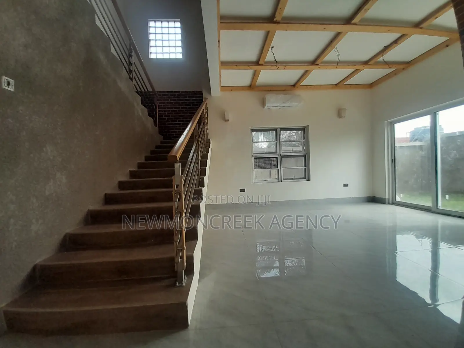 4bdrm Duplex in Adjirigannor Estate, Accra Metropolitan for sale