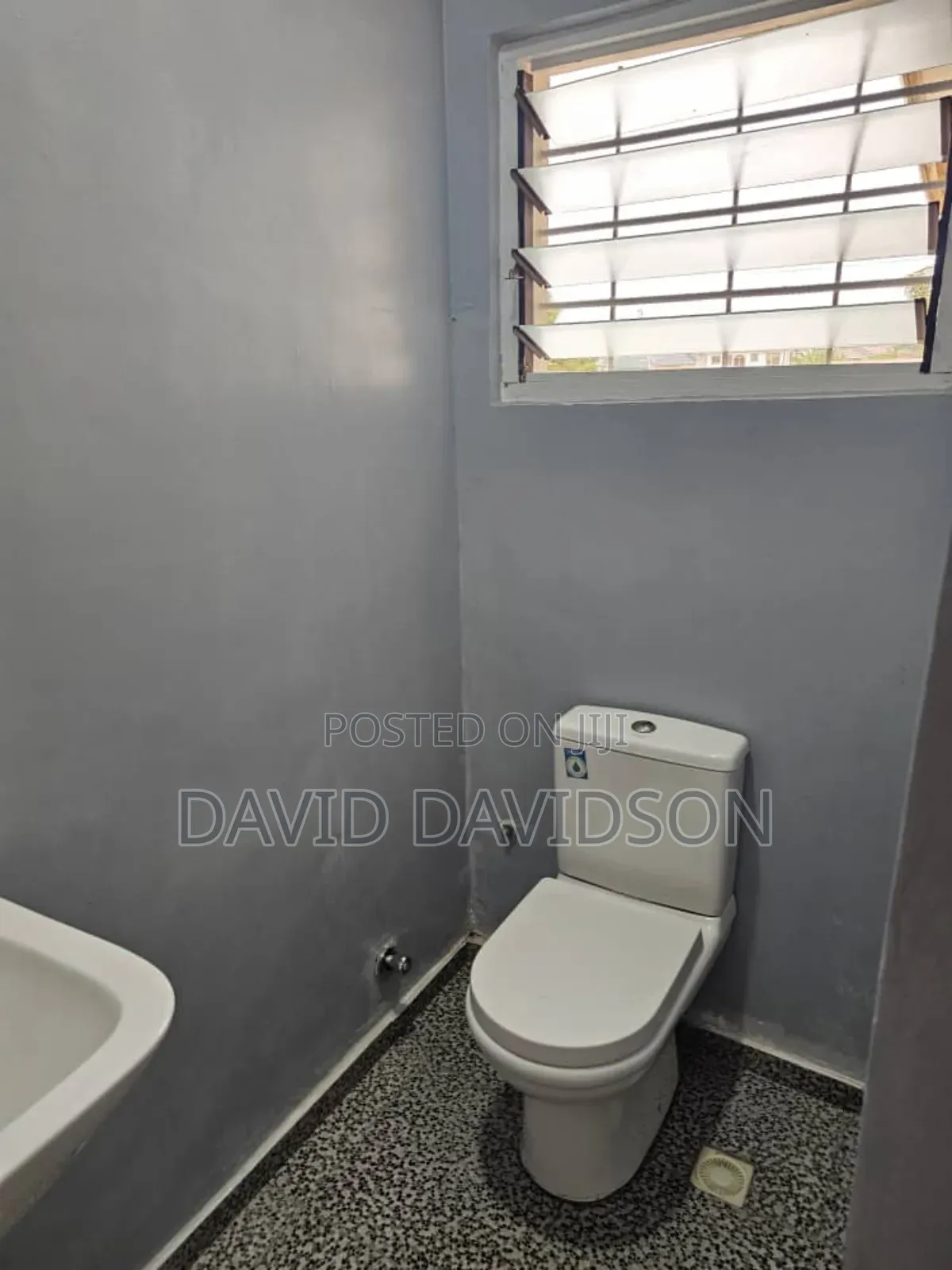 3bdrm Mansion in 3 Bedroom Self, Tema Metropolitan for rent