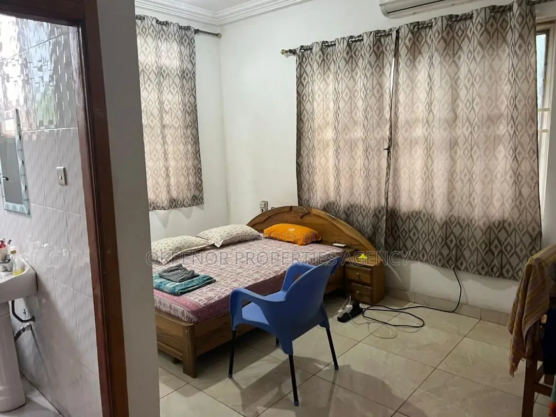 11bdrm House in Com10, Tema Metropolitan for sale