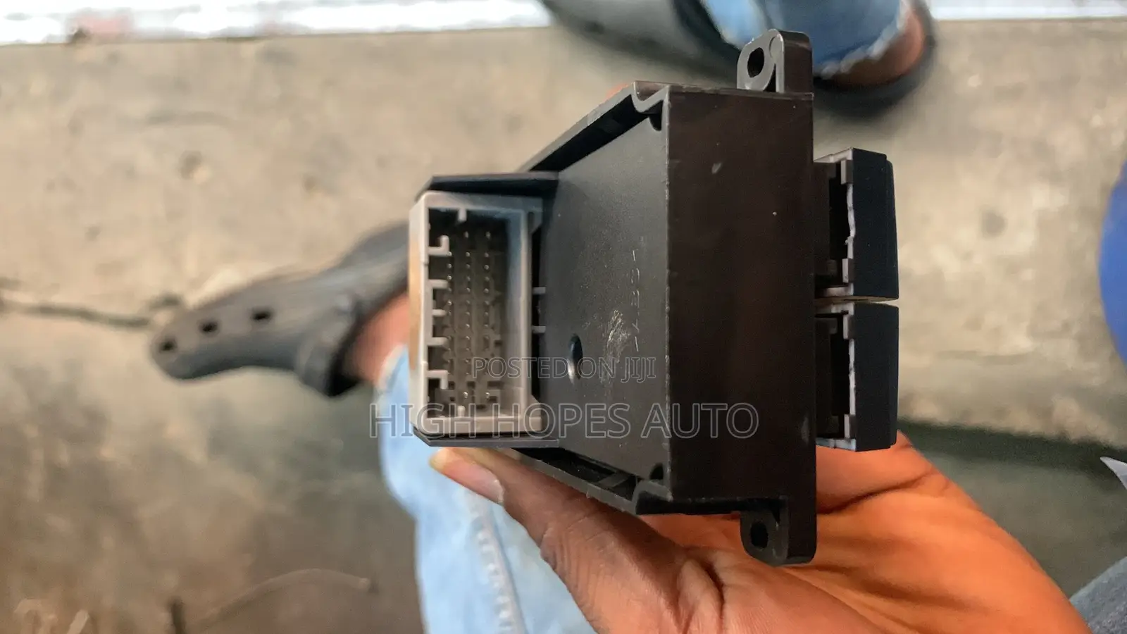 Window/Door Switch for All Cars Available