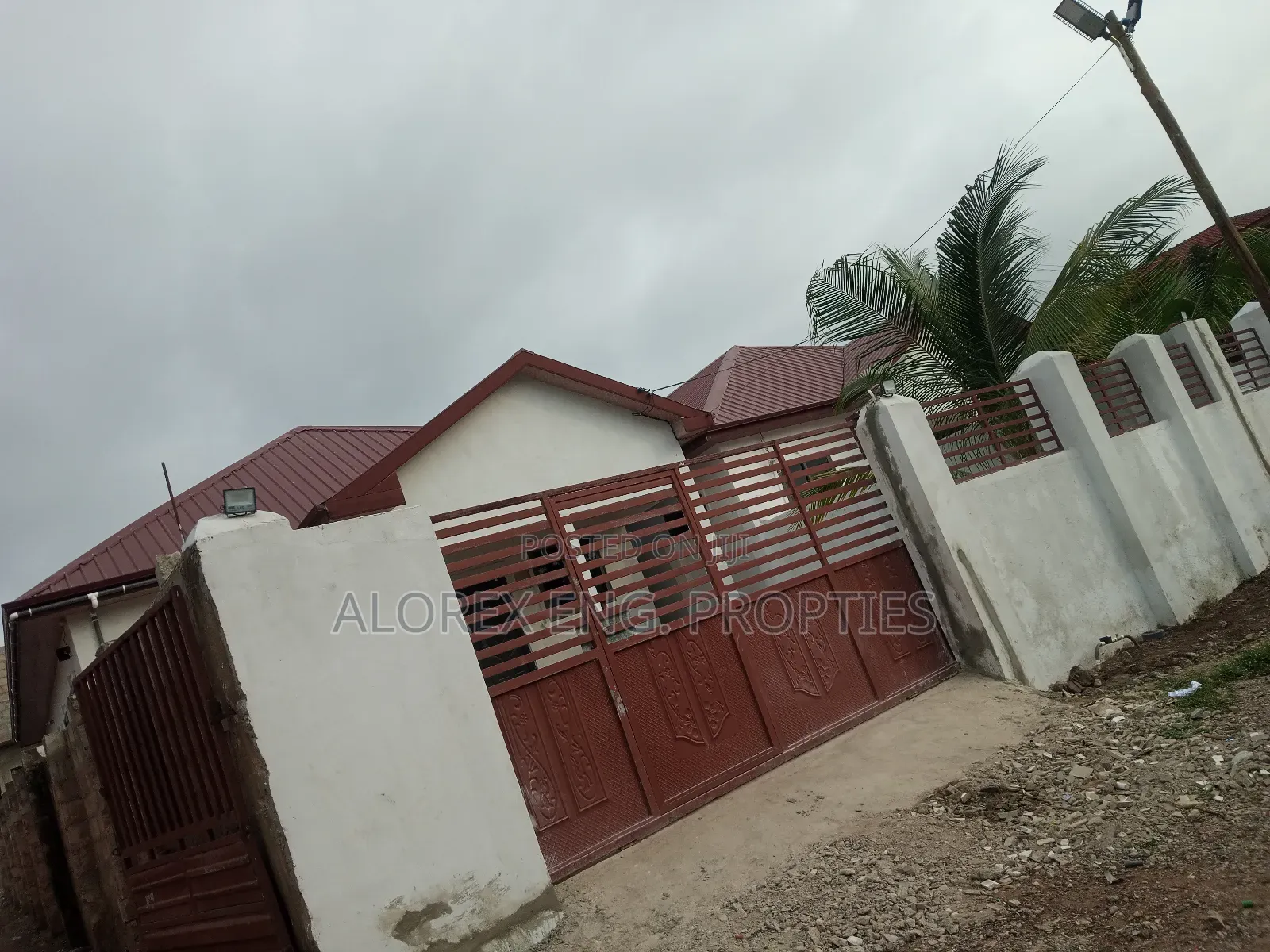 3bdrm House In Amrahia, Adenta For Sale