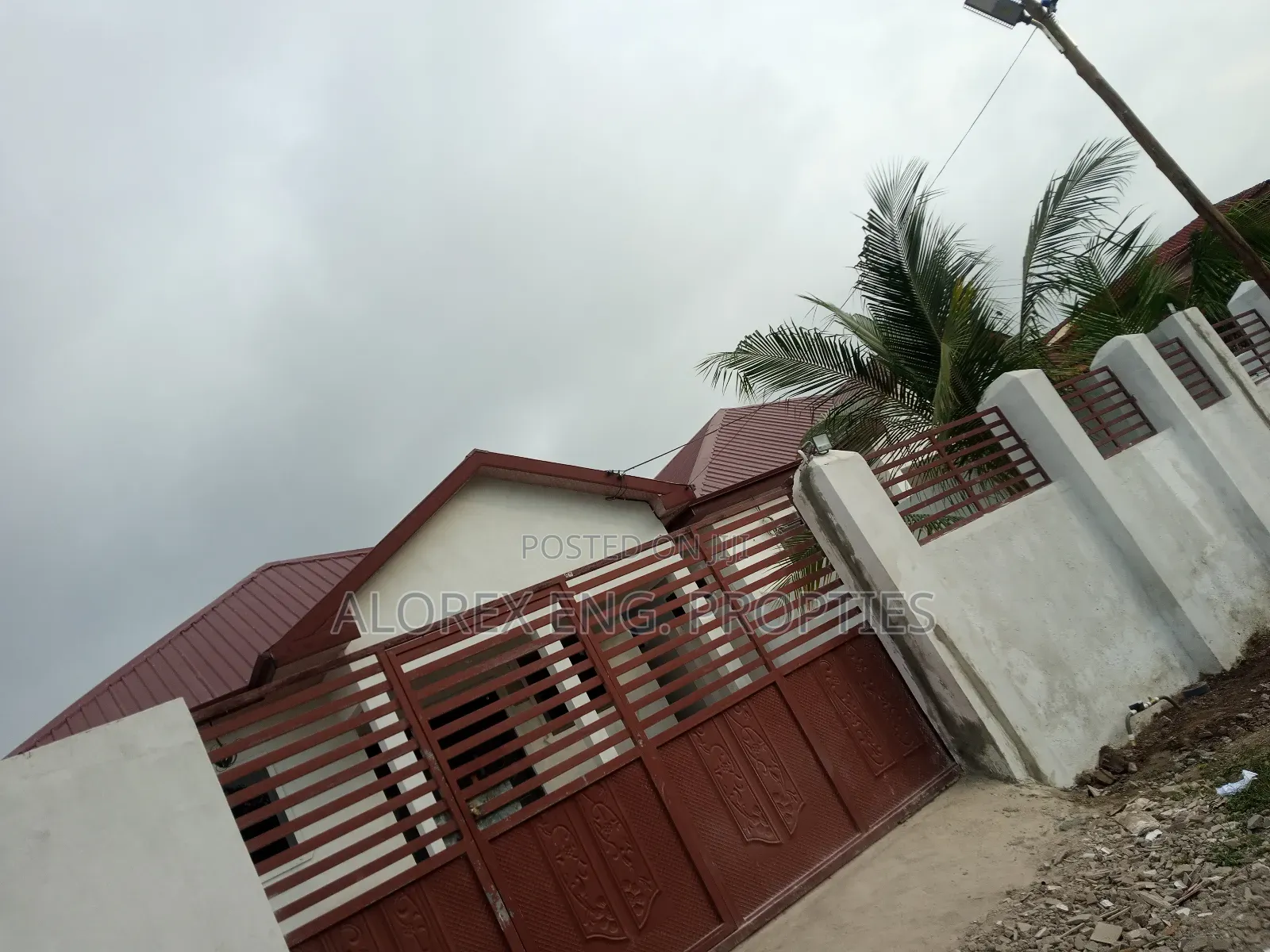 3bdrm House In Amrahia, Adenta For Sale