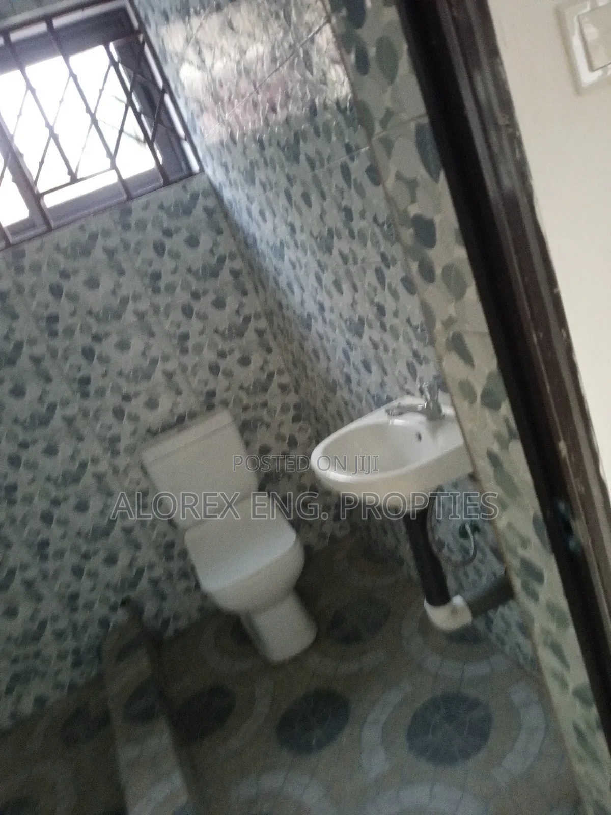 3bdrm House In Amrahia, Adenta For Sale