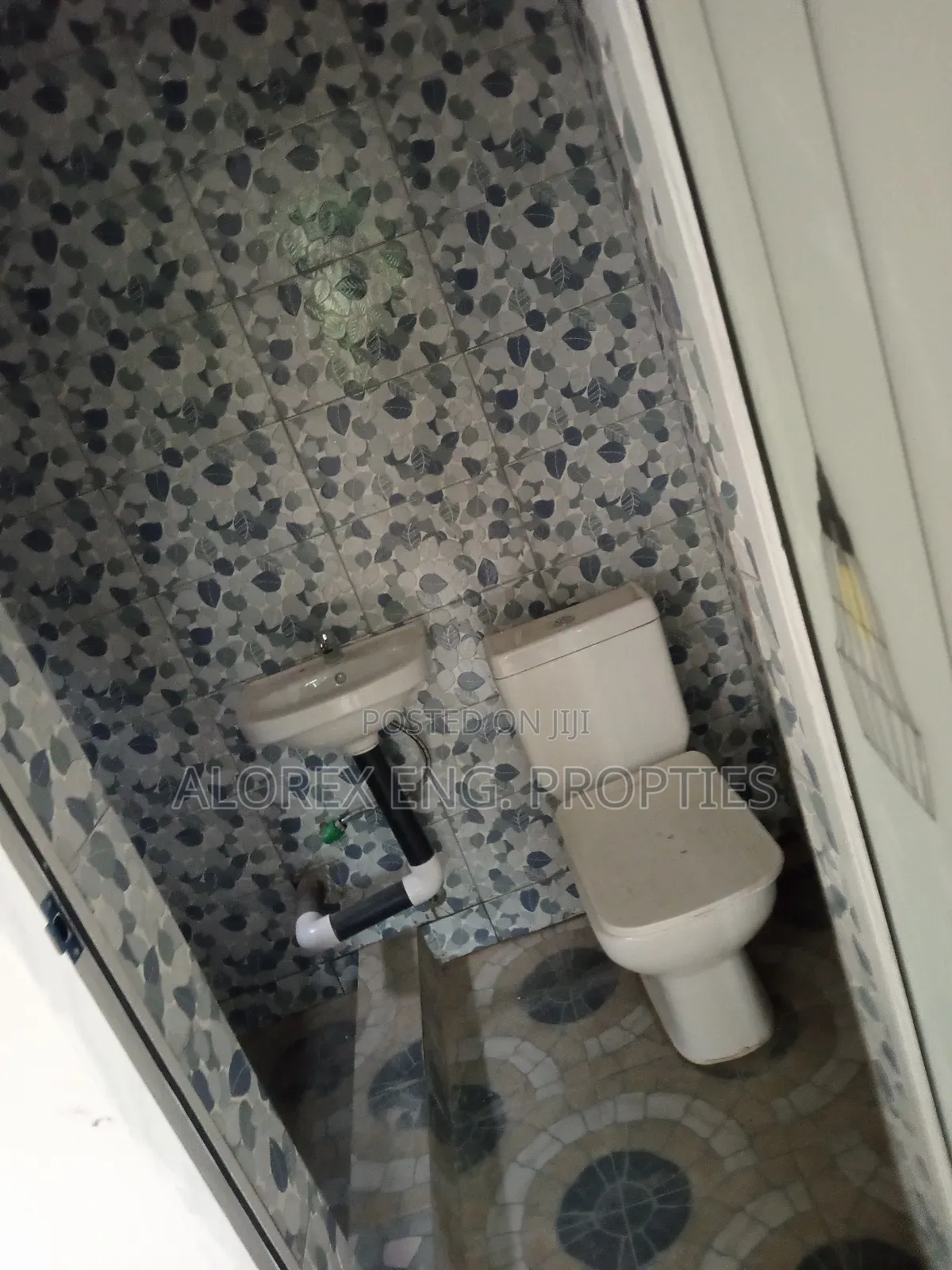 3bdrm House In Amrahia, Adenta For Sale