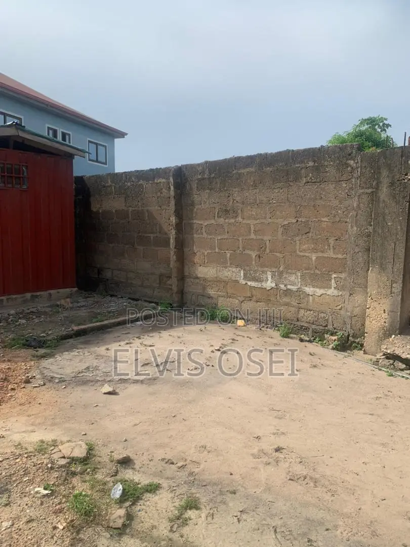 4bdrm House in Pqlace Mall Weija, Accra Metropolitan for sale