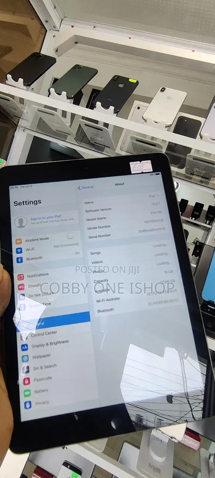 Apple iPad Air 16 GB Gray