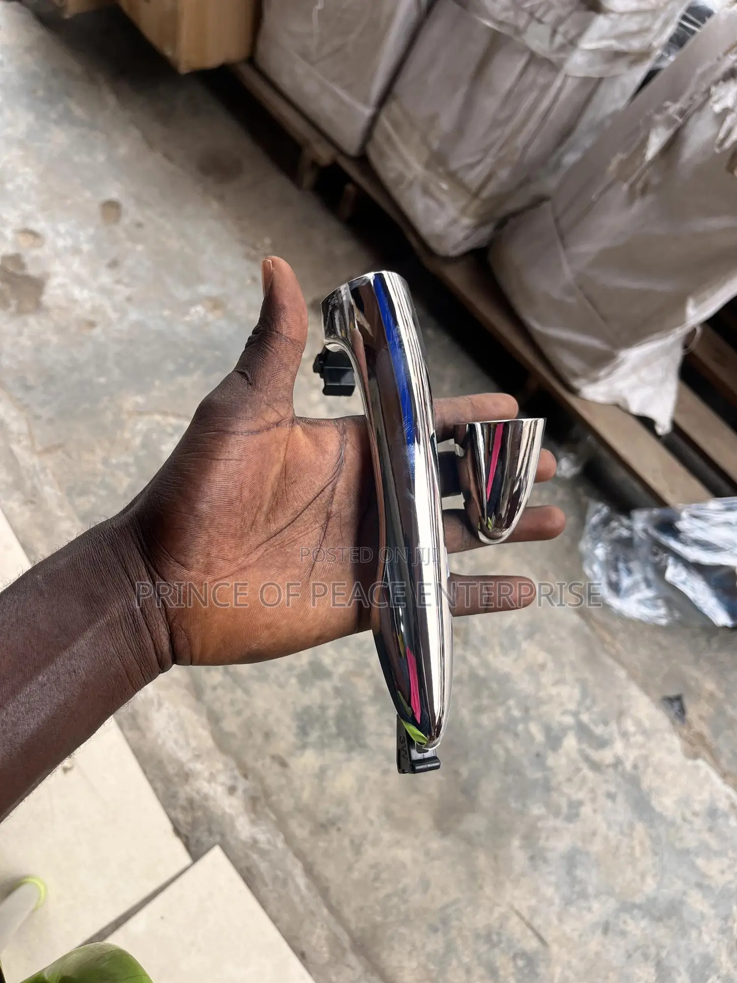 Kia Sportage 2012 Door Handle Out Side ( One Side )