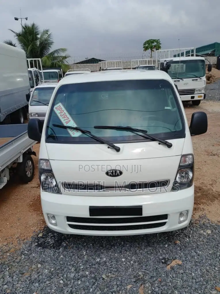 2015 Kia Bongo Double Cabin. Manual