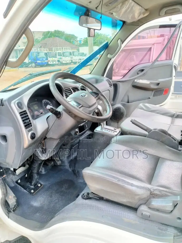 2015 Kia Bongo Double Cabin. Manual