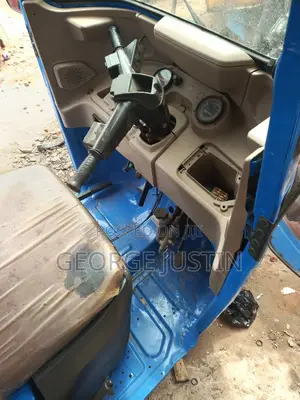 Bajaj RE 2021 Blue