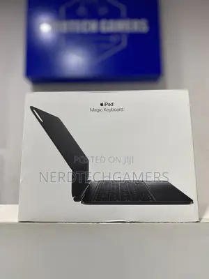 Magic Keyboard for iPad Pro 11inch (M4) - White