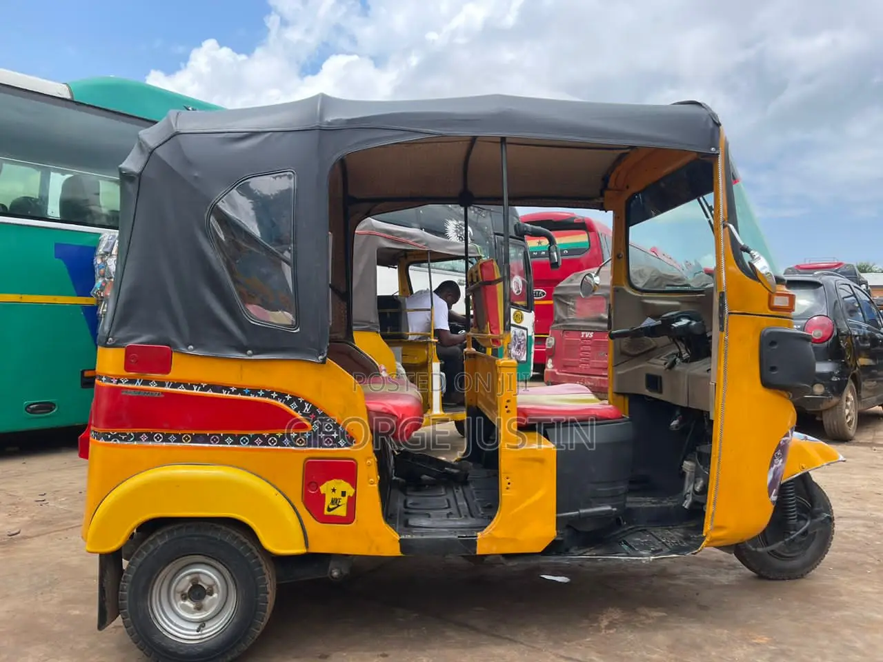 Bajaj RE 2021 Yellow