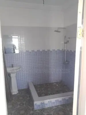 4bdrm Maisonette in Amasaman for rent