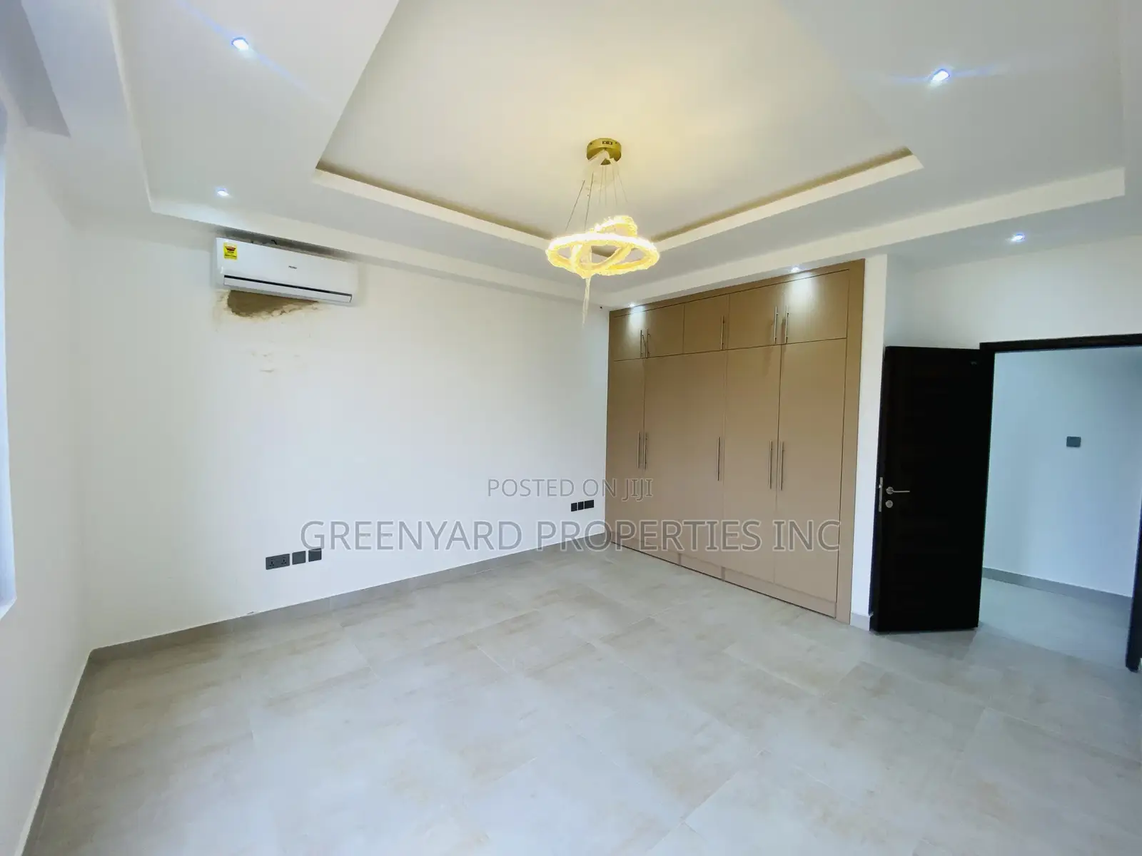 4bdrm Penthouse in East Legon for sale