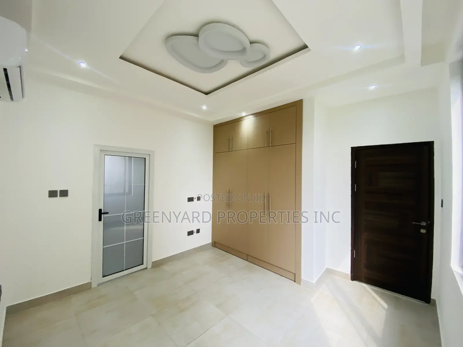 4bdrm Penthouse in East Legon for sale