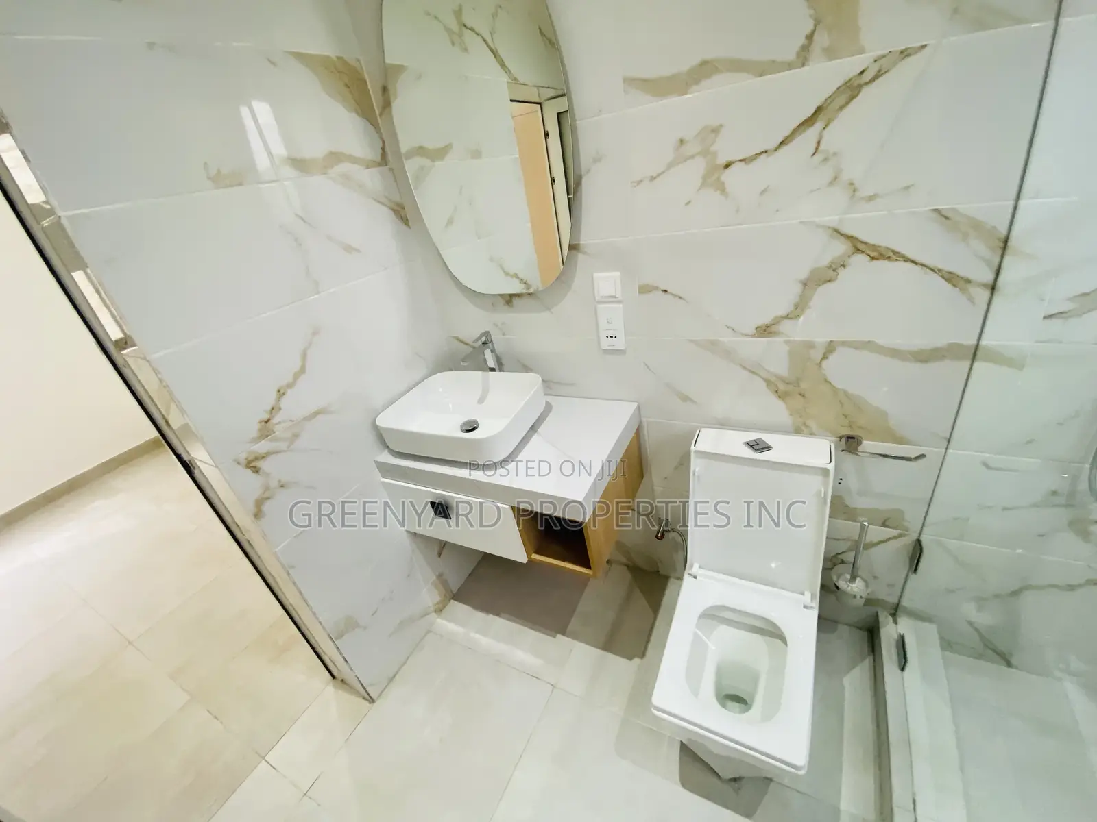 4bdrm Penthouse in East Legon for sale