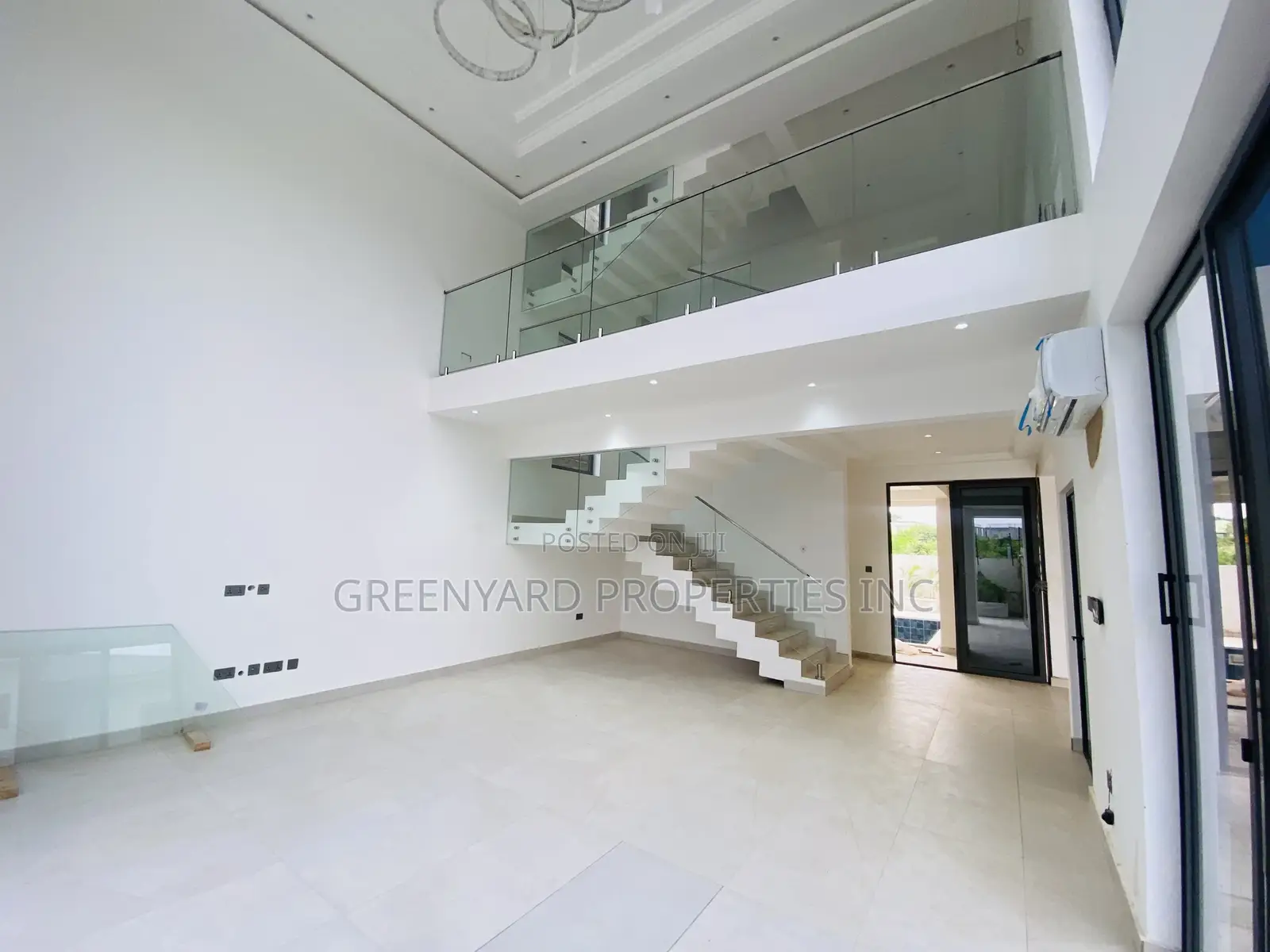 4bdrm Penthouse in East Legon for sale