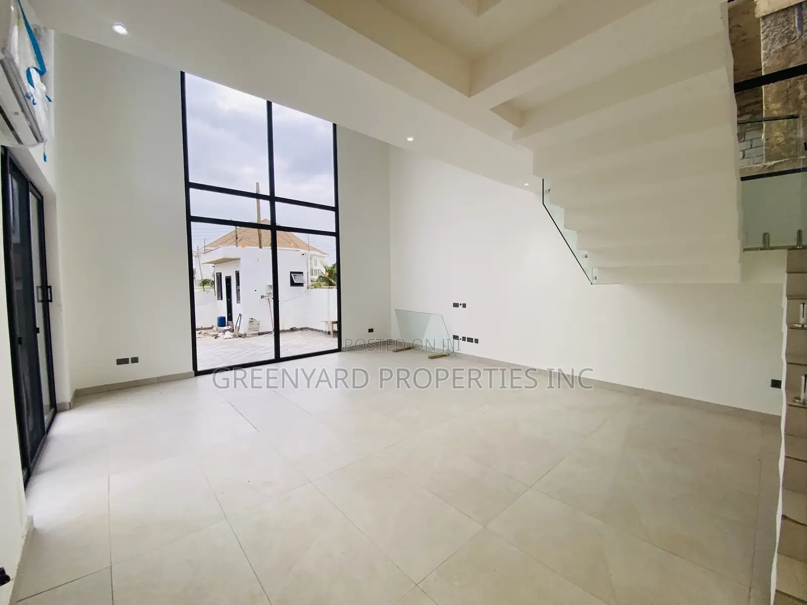 4bdrm Penthouse in East Legon for sale