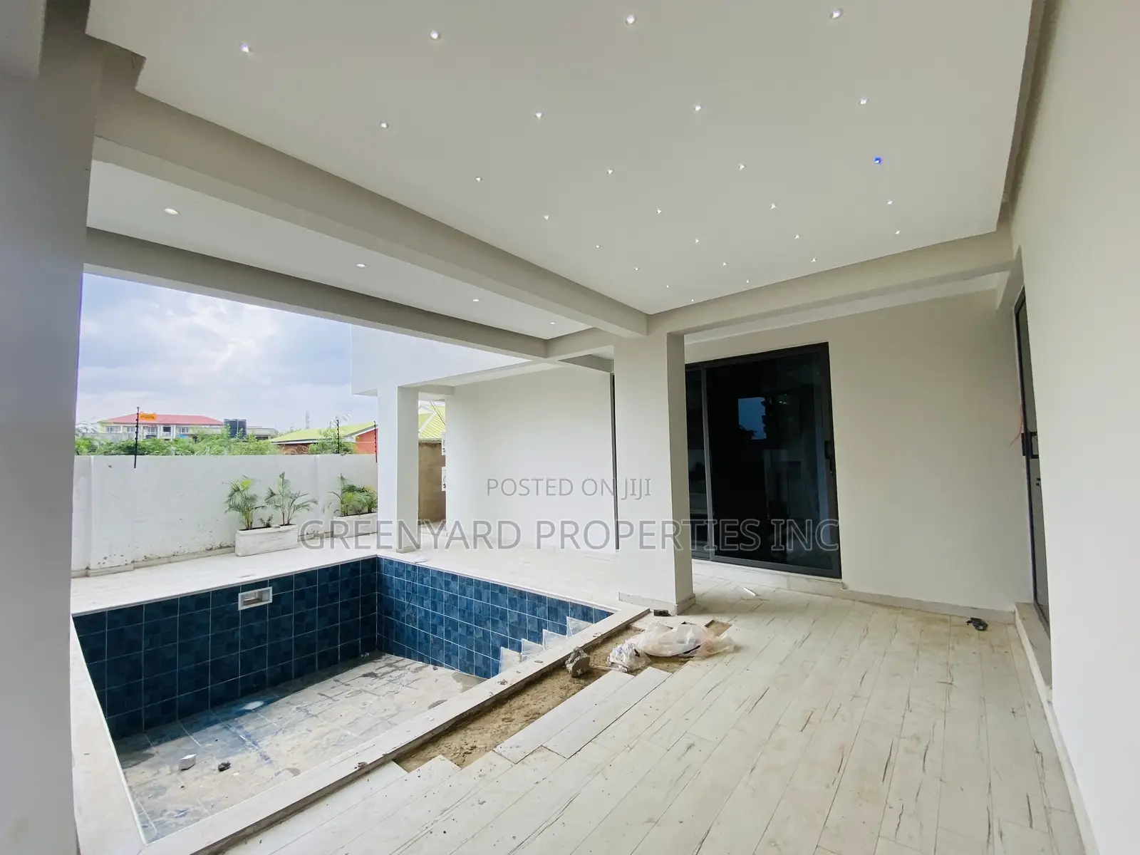4bdrm Penthouse in East Legon for sale