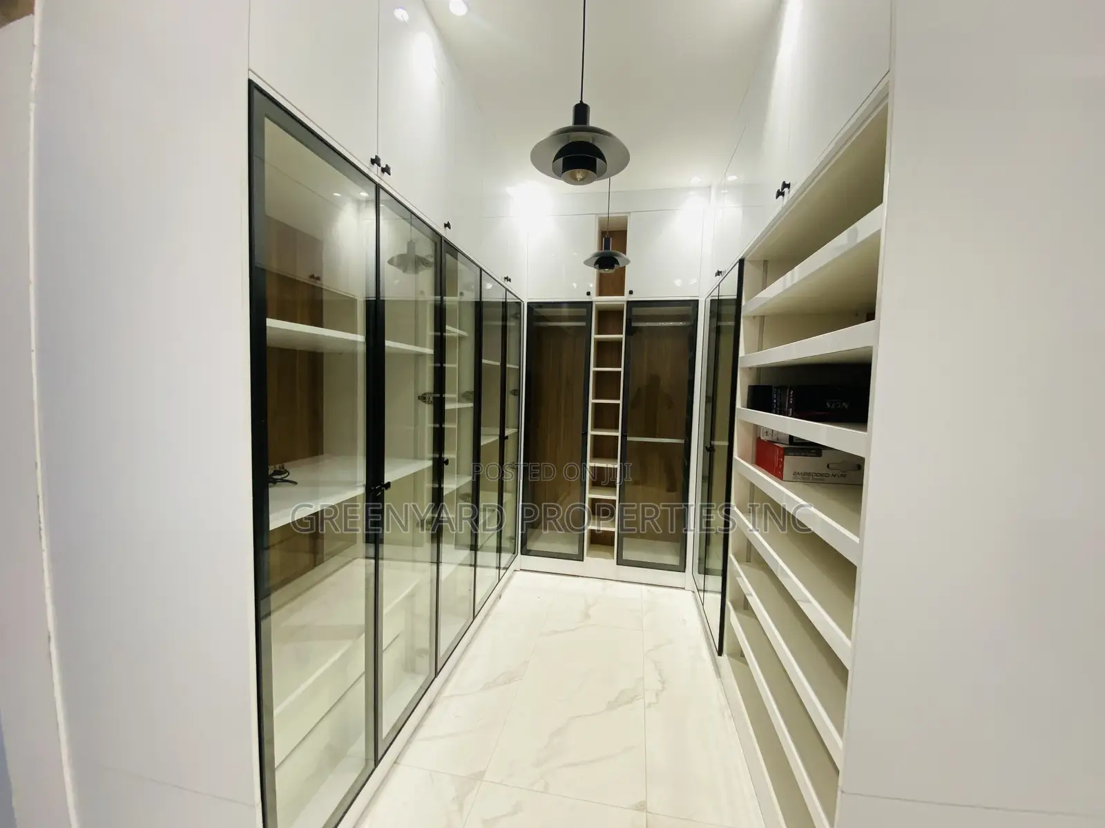 4bdrm Penthouse in East Legon for sale