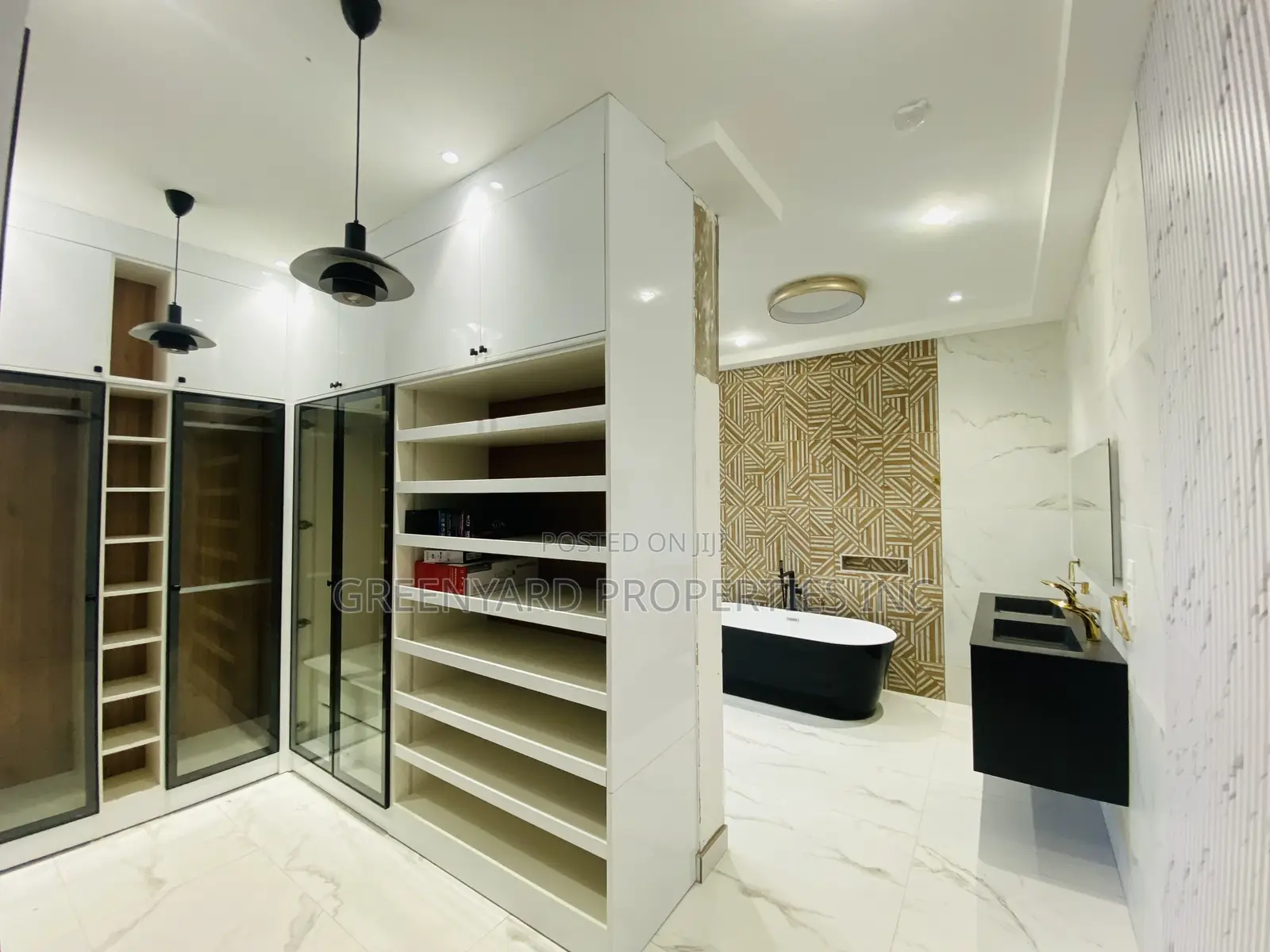 4bdrm Penthouse in East Legon for sale