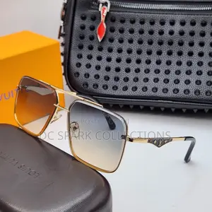 Photo - Classic Louis Vuitton Sunglasses