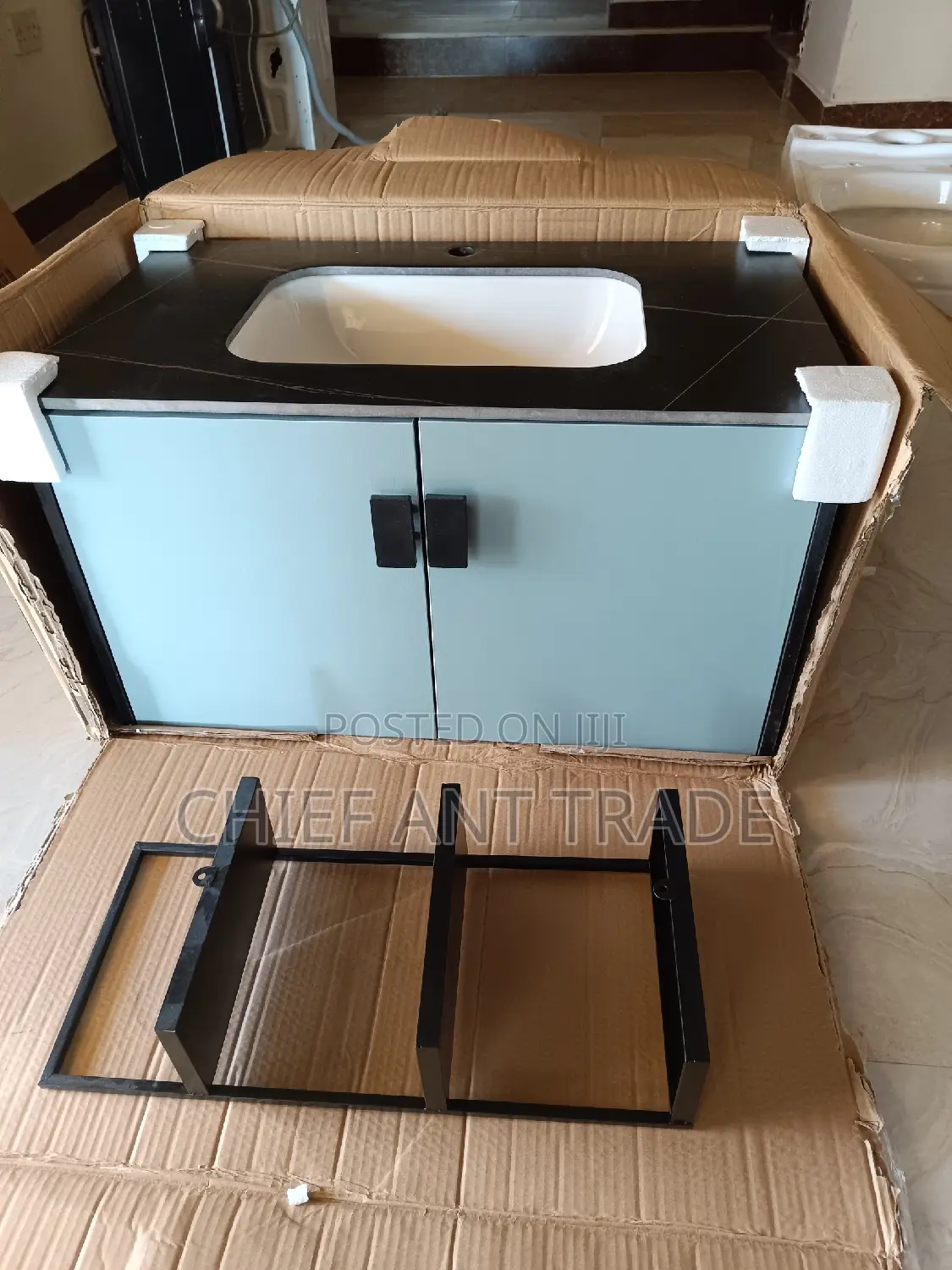 Cabinet Basin With Touchscreen Mirrior 80cm