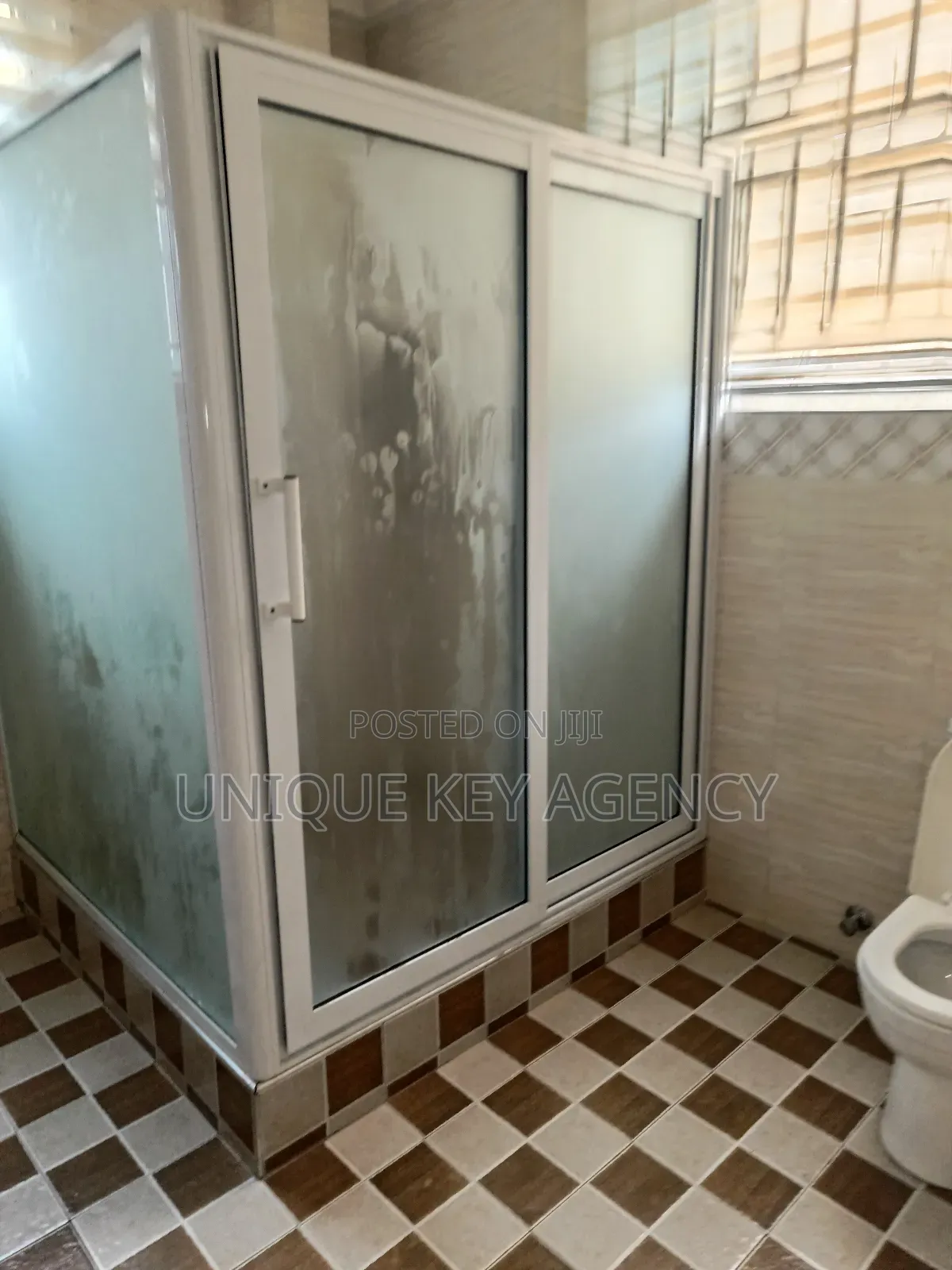 2bdrm Apartment in Unique Key Agency, Baatsona Total for rent