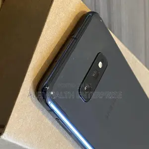 New Samsung Galaxy S10e 128 GB Black